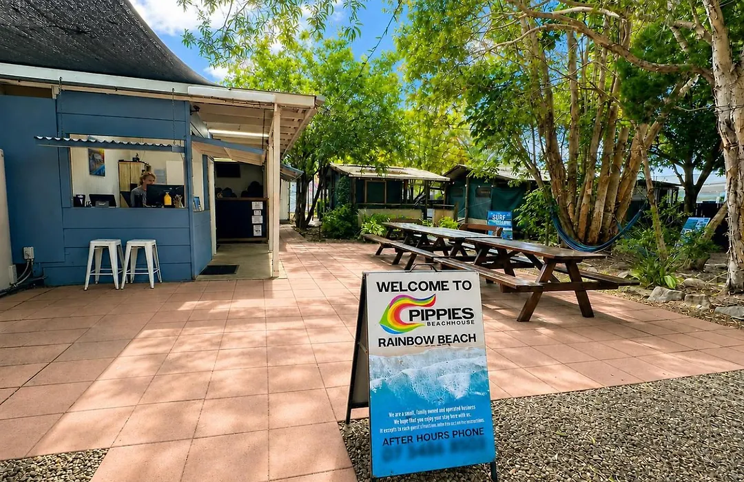 Pippies Beachhouse Backpackers-1